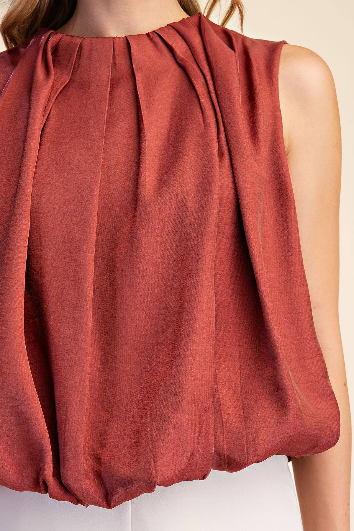 Sleeveless Pleated Balloon Top With Pockets