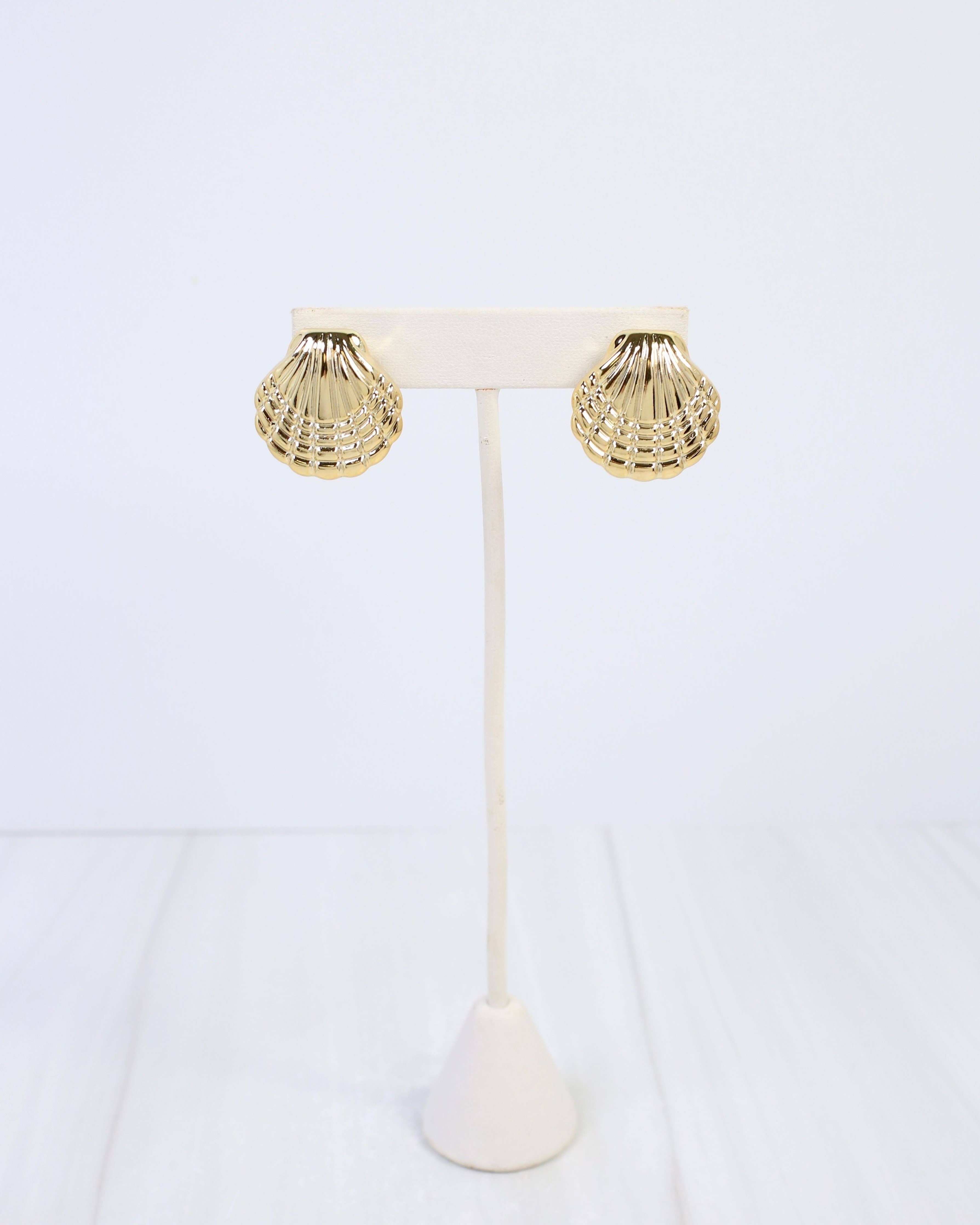 Isla Shell Post Earring Gold