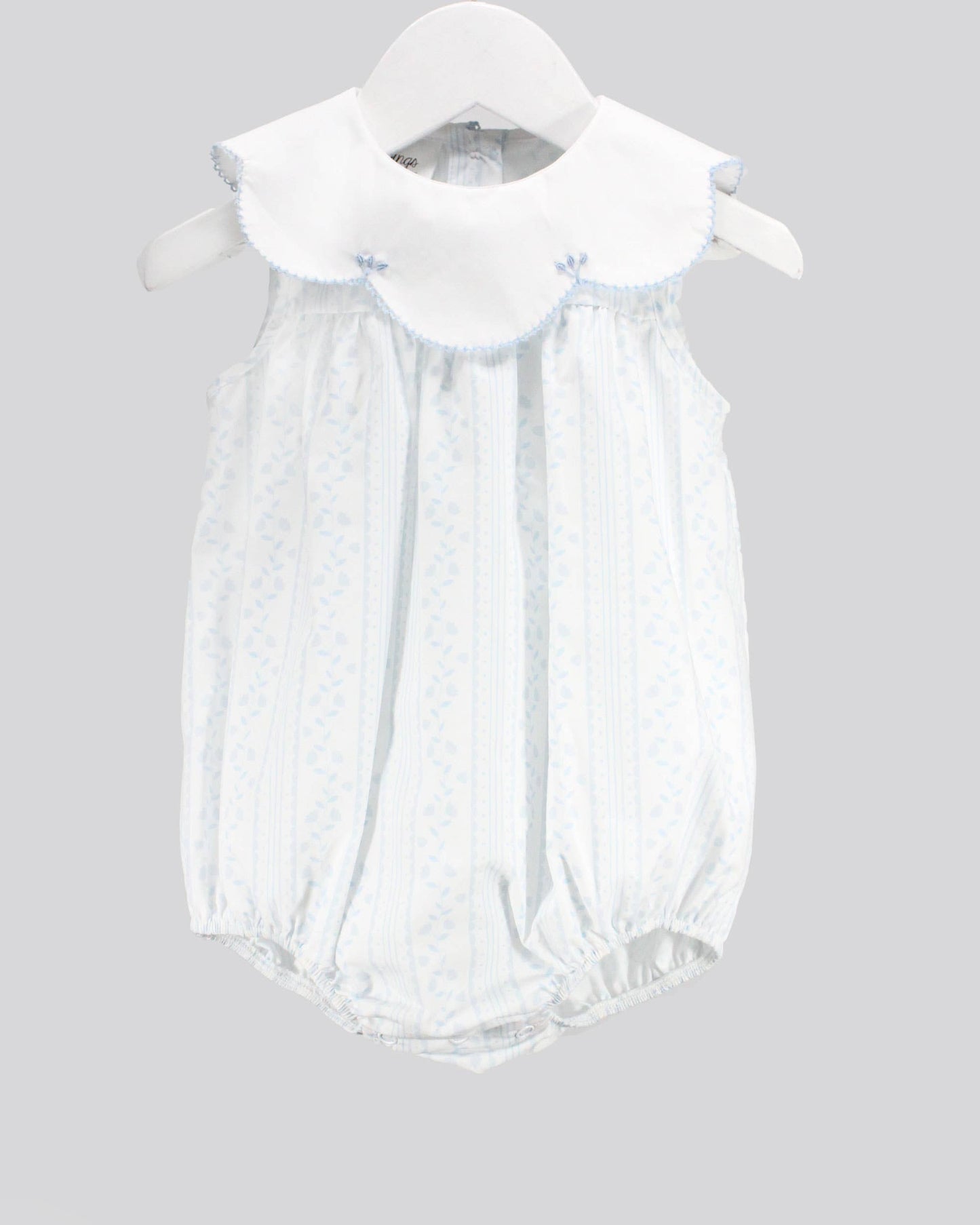 Scalloped Blue Aria Bubble
