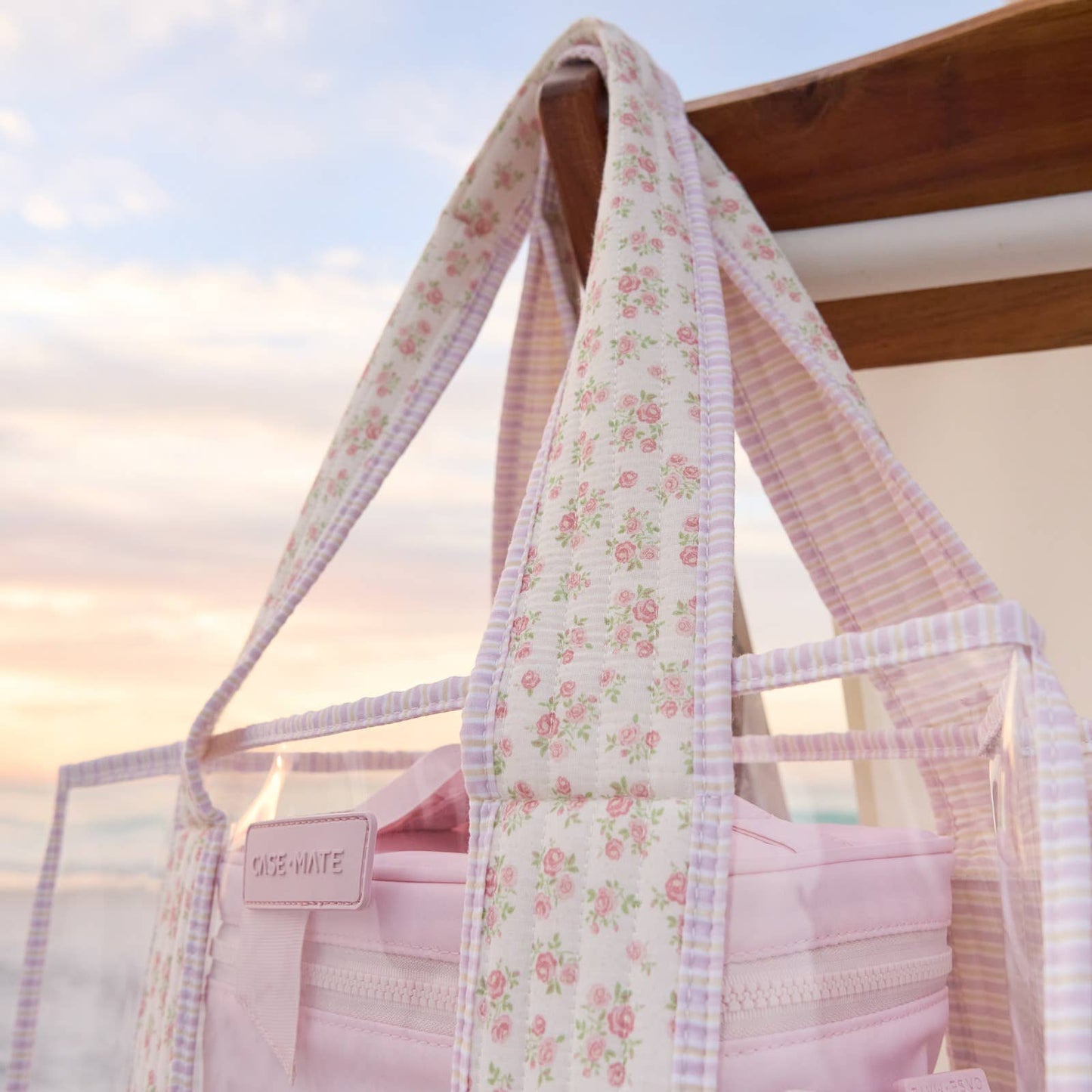 Case-Mate Quilted Ditsy Floral Tote Bag