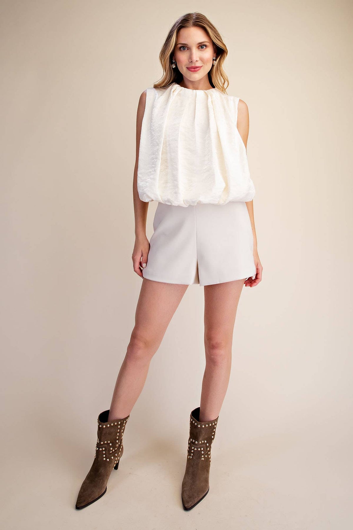 Sleeveless Pleated Balloon Top With Pockets
