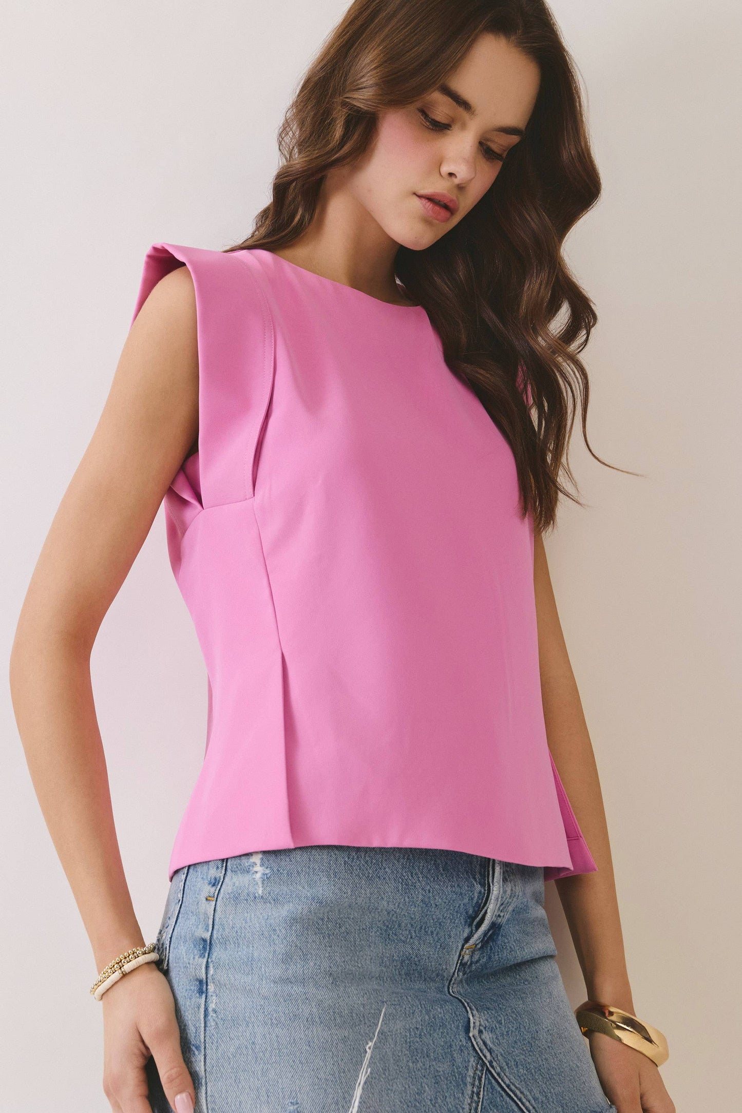 Structured Shoulder Accent Sleeveless Top