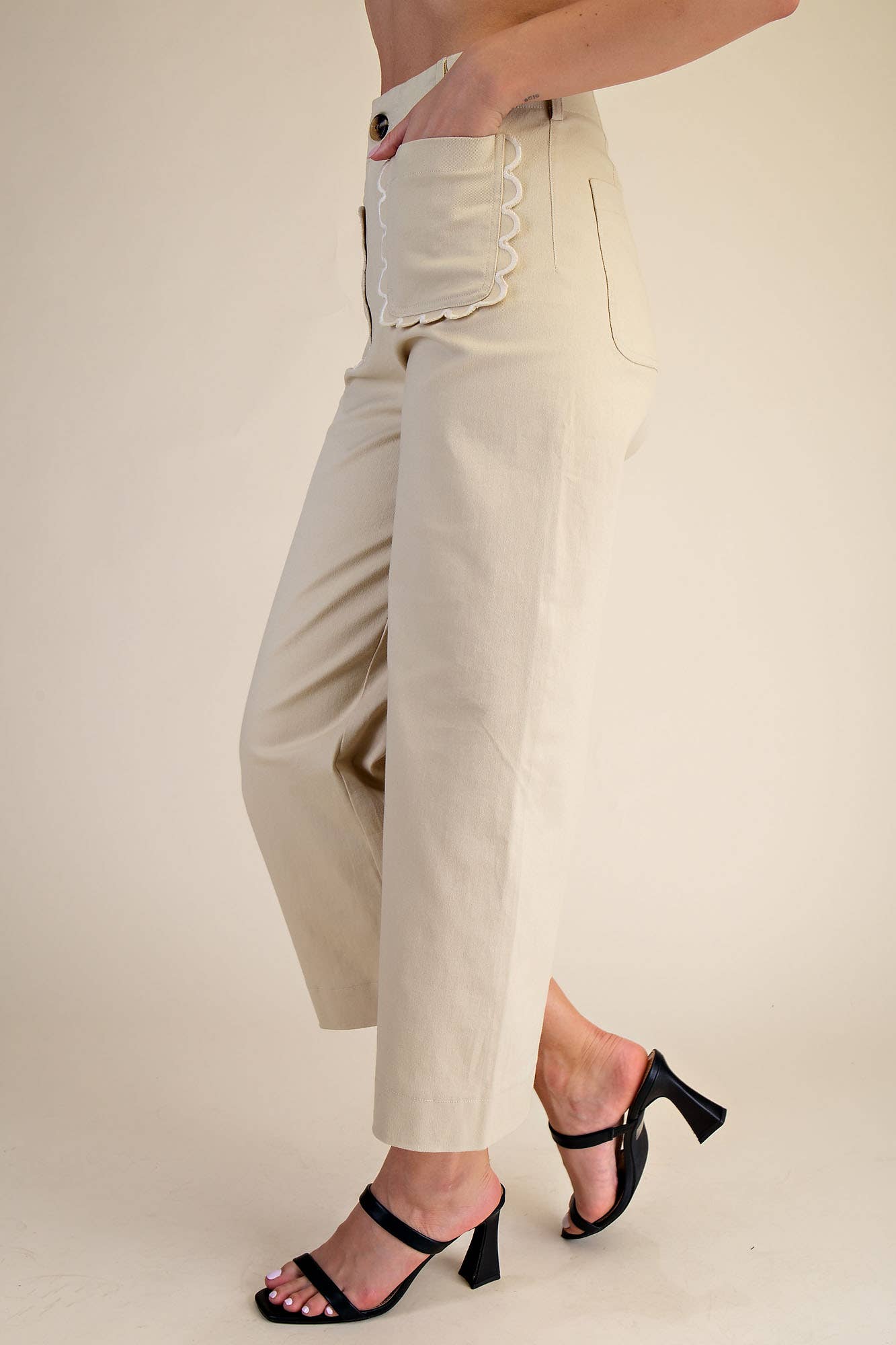 Wide-Leg Scallop Pocket Pants