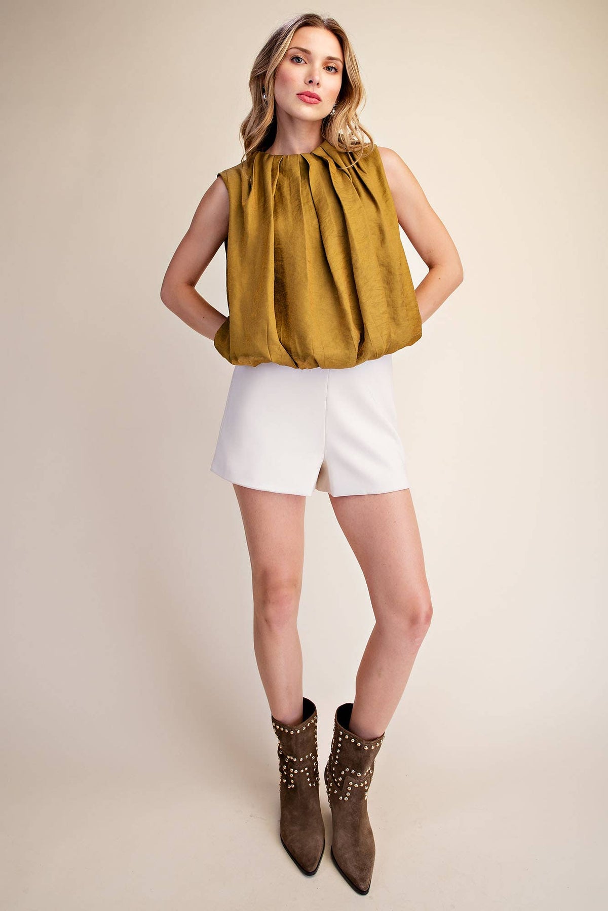 Sleeveless Pleated Balloon Top With Pockets