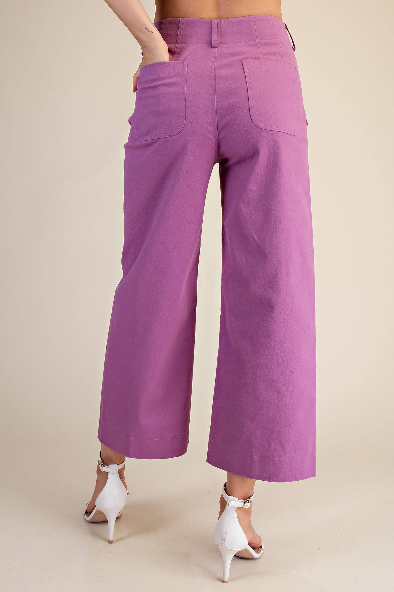 Wide-Leg Scallop Pocket Pants