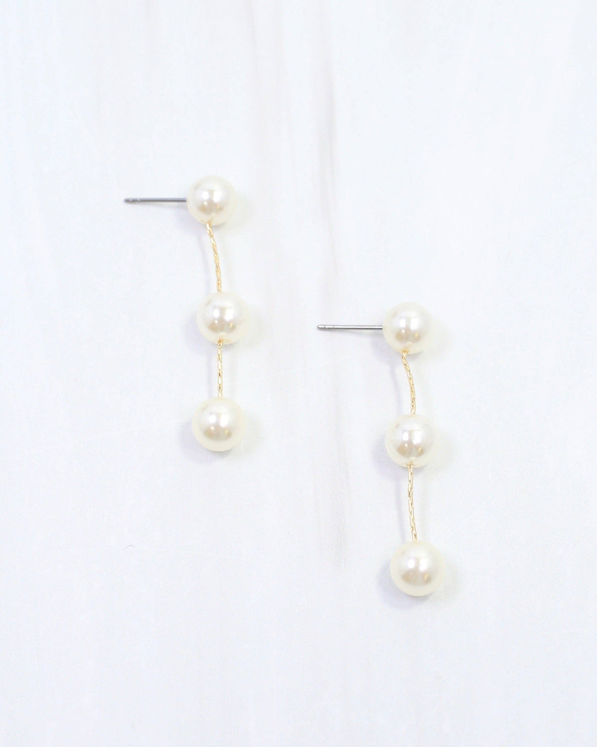 Benedict Three Pearl Drop Earring Cream