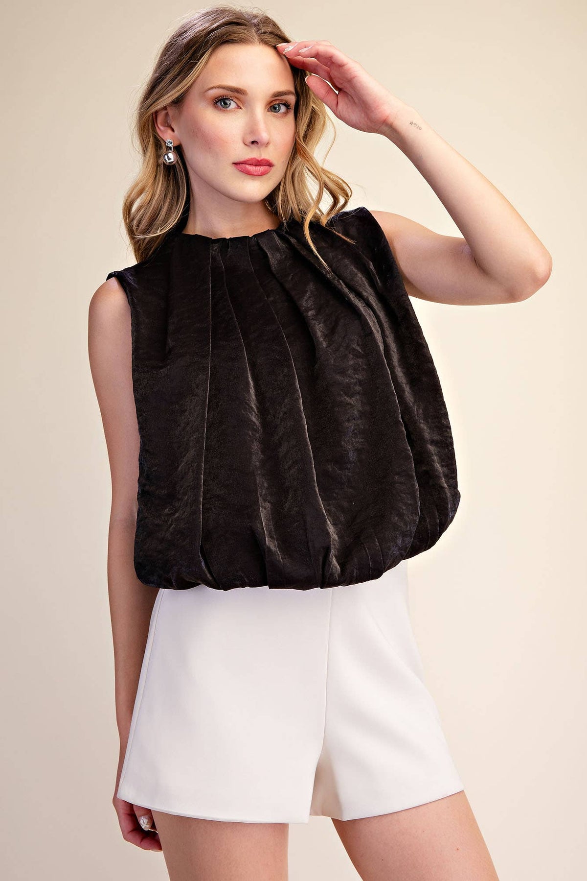 Sleeveless Pleated Balloon Top With Pockets