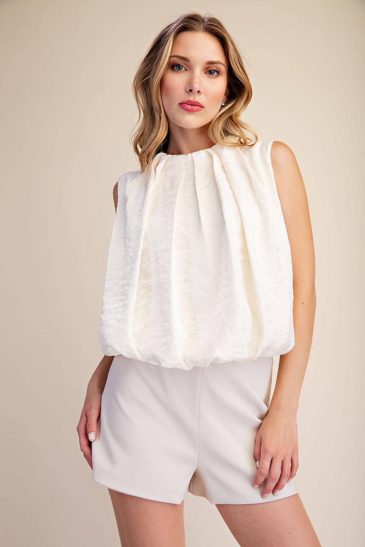 Sleeveless Pleated Balloon Top With Pockets