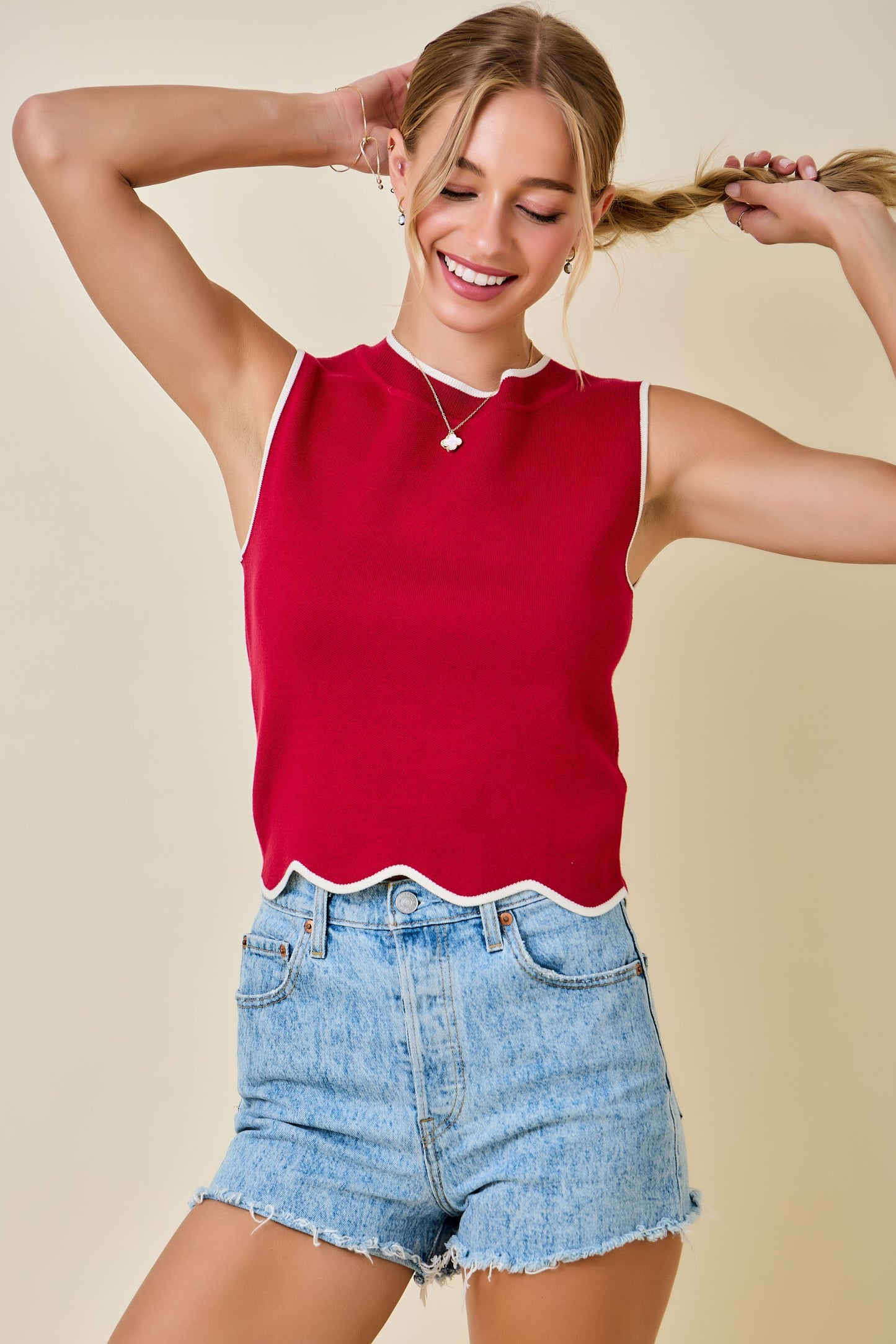 Sleeveless Knit Top W/ Contrast Scalloped Hem Edge