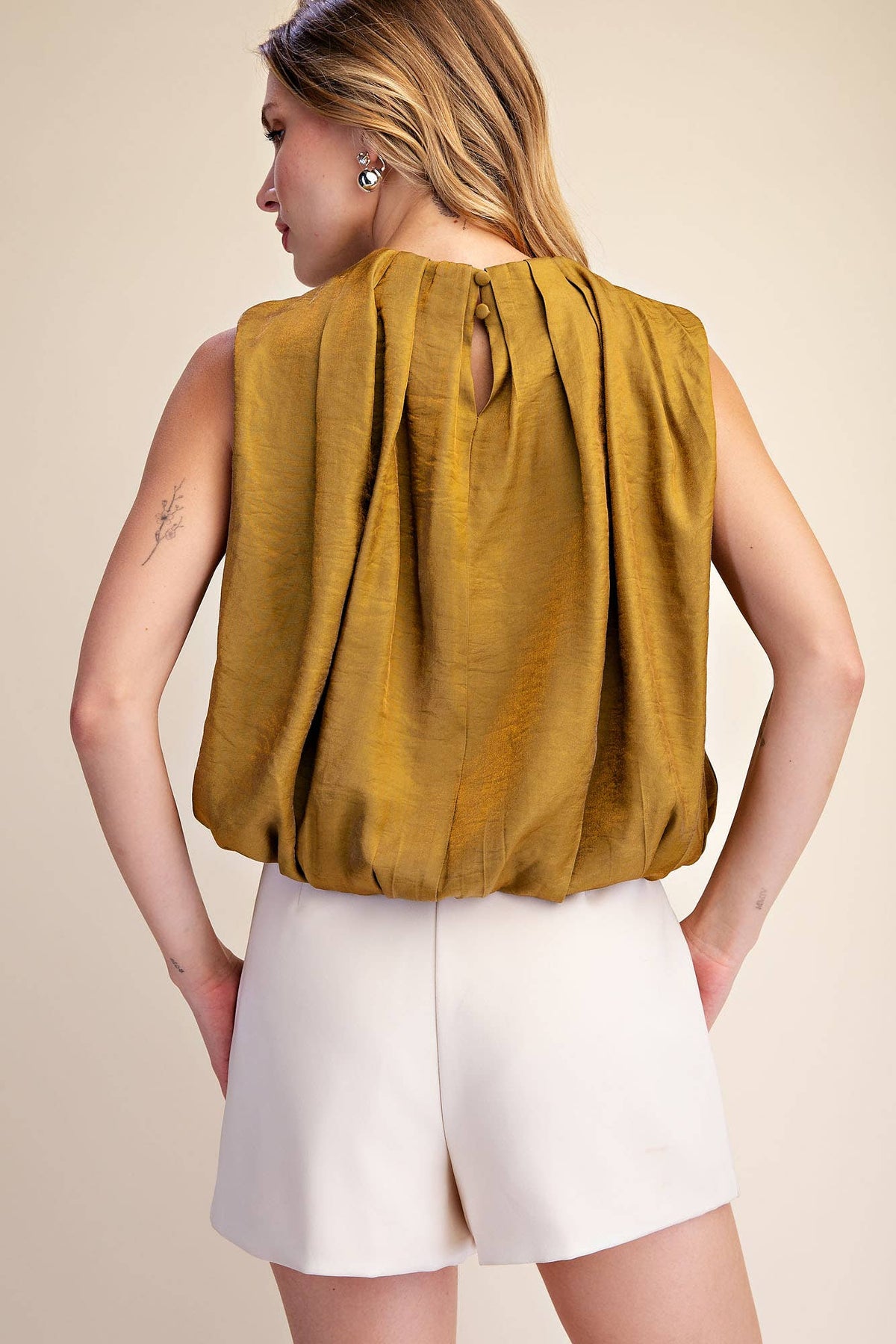 Sleeveless Pleated Balloon Top With Pockets