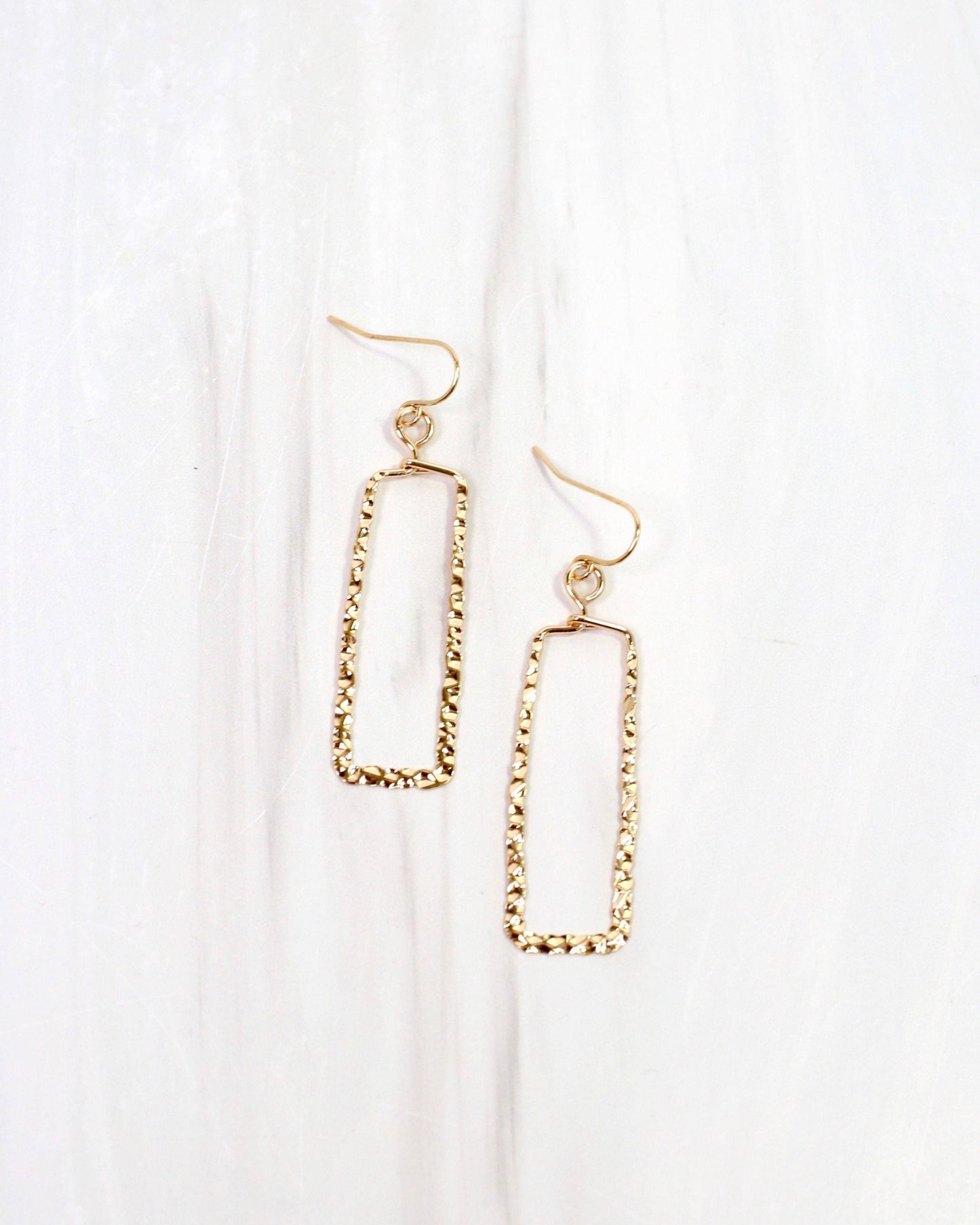 Ontario Rectangular Hammered Earring Gold